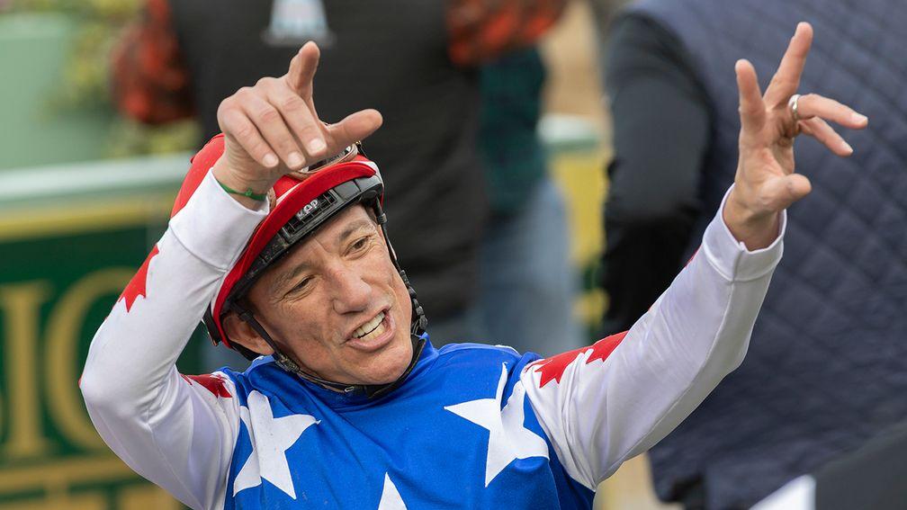 11.57 Churchill Downs: 'He's a celebrity, he's like a movie star' - Frankie Dettori wows locals as he pursues Kentucky Derby dream on outsider